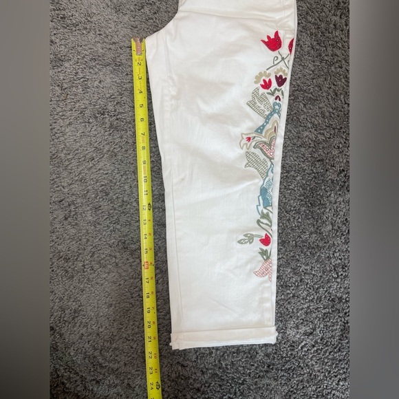 Nine West white cotton floral embroidery chrystie capri jeans women’s size 4 - Picture 13 of 17